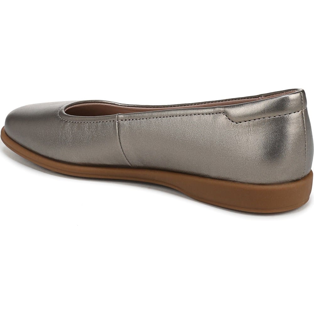 Naturalizer Women's Soft Flex Ballet Flat | Famous Footwear