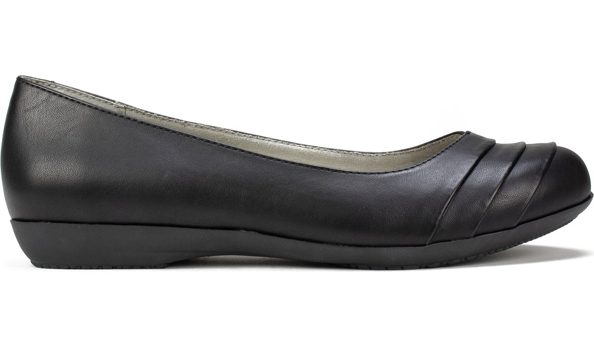 CLIFFS BY WHITE MOUNTAIN Shoes Clara Womens Flat