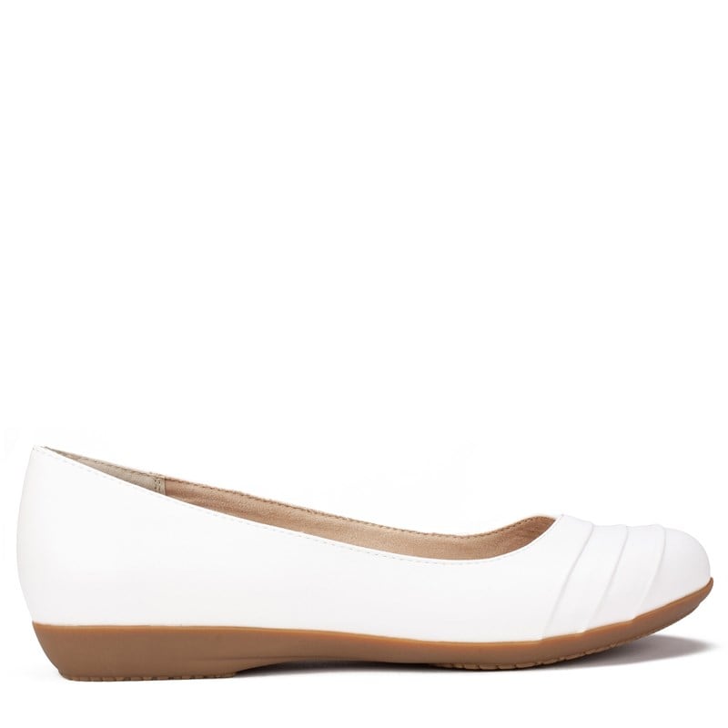 Cliffs by White Mountain Women's Clara Flat Shoes (White Burnished) - Size 9.0 M