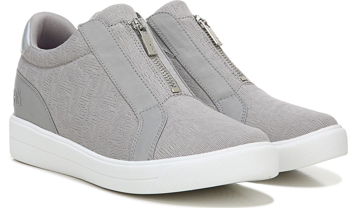 Rykä Women's Vibe Medium/Wide Sneaker 