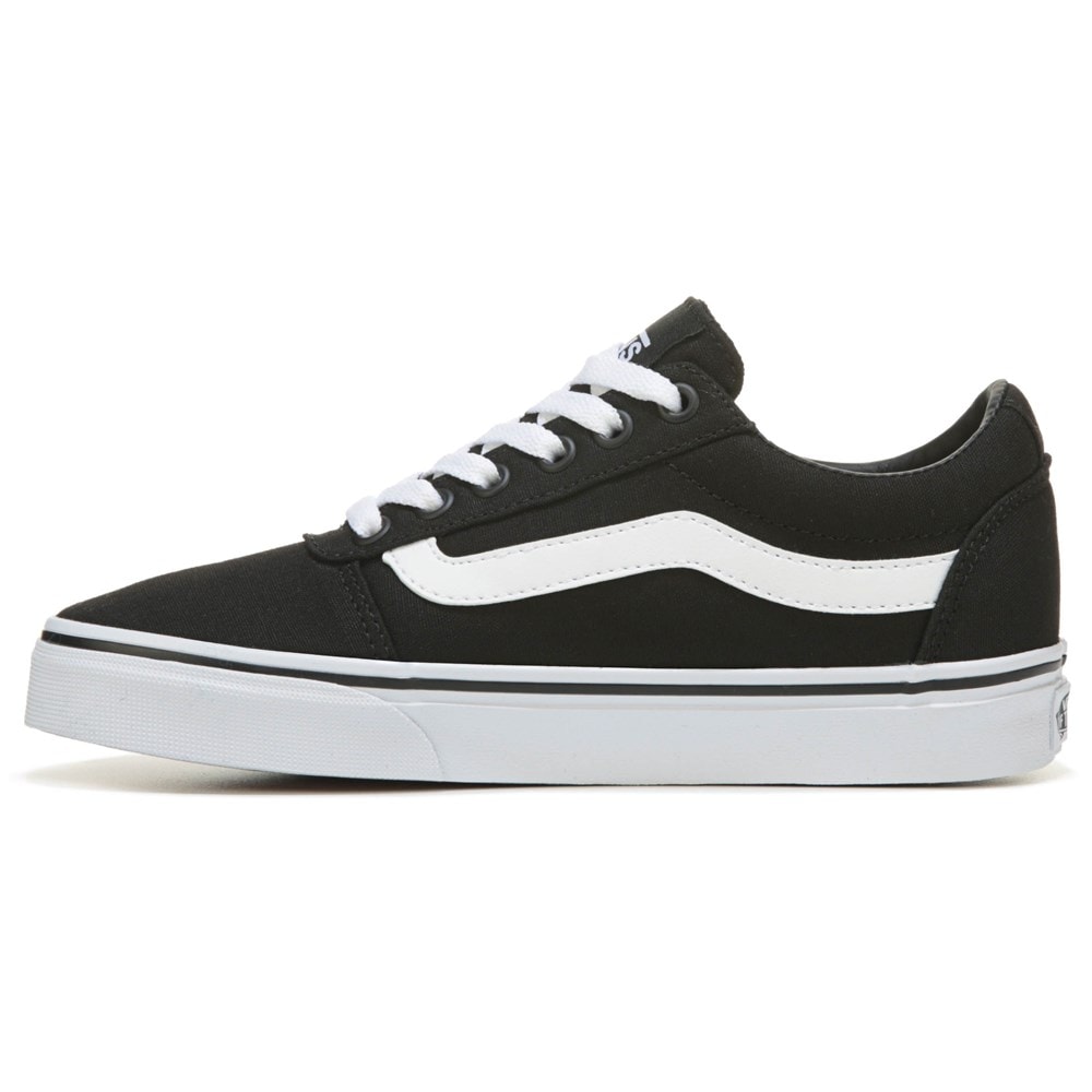 Vans Women's Ward Low Top Sneaker