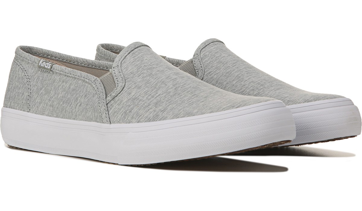 grey slip on tennis shoes