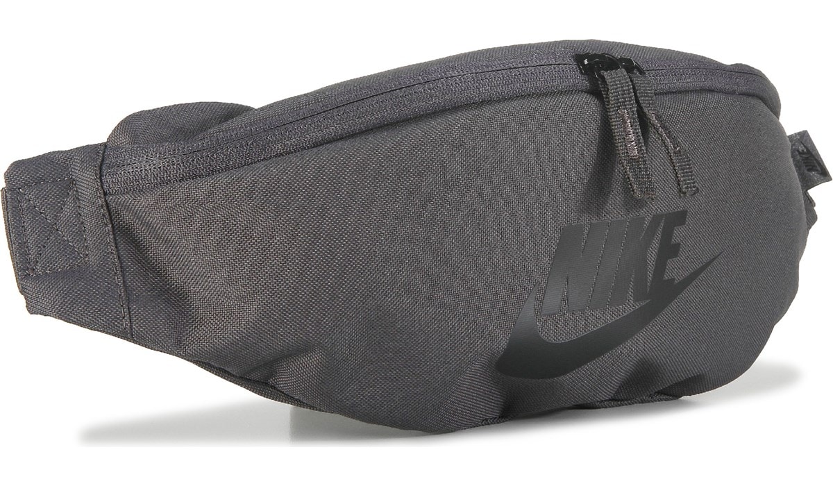 black fanny pack nike