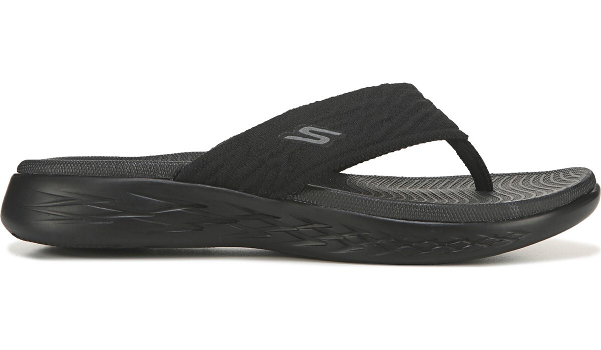 women sketchers flip flops