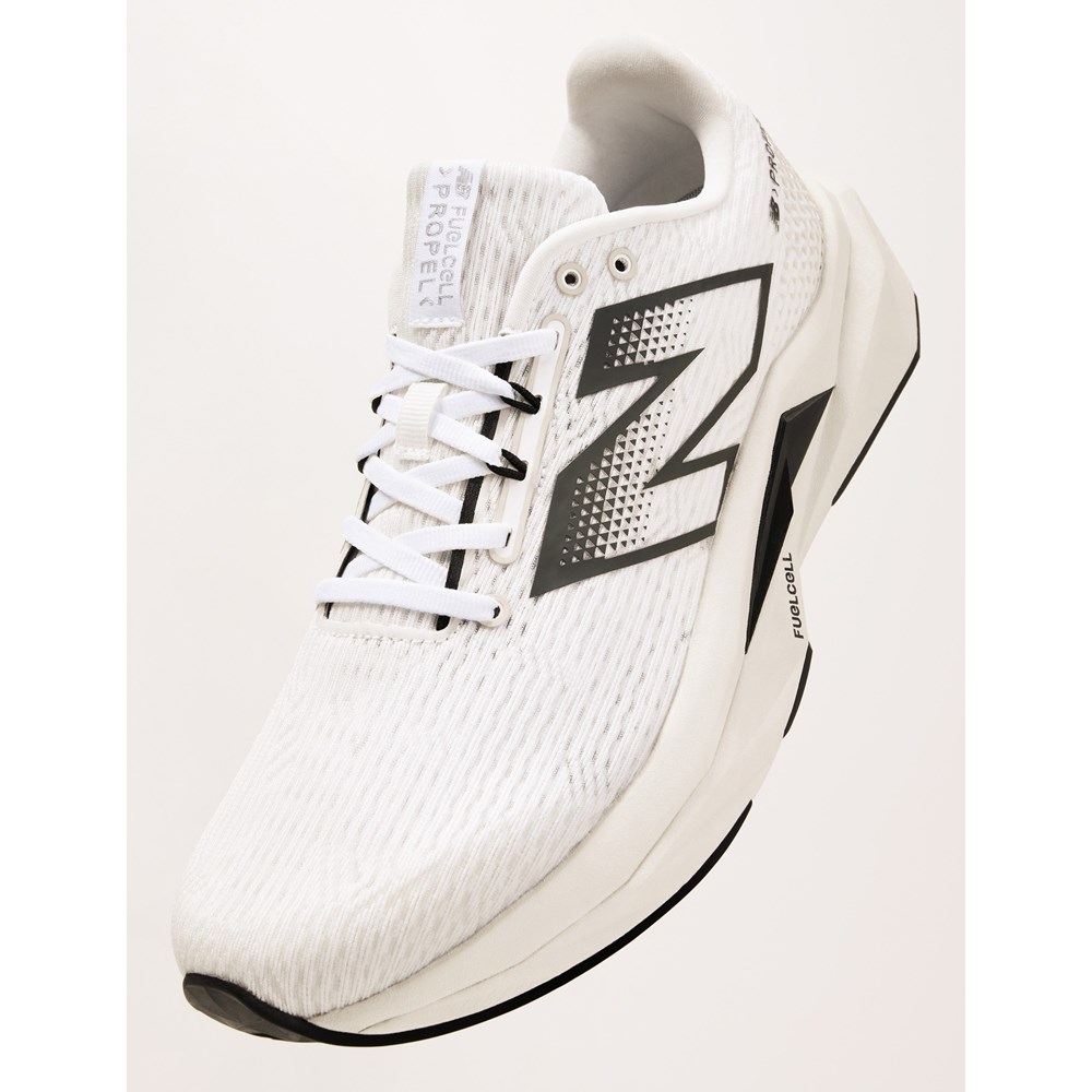 送料＆関税込み☆New Balance☆FuelCell Propel v5☆選べる3色 Kids New Balance FuelCell Propel v5 Running Shoe