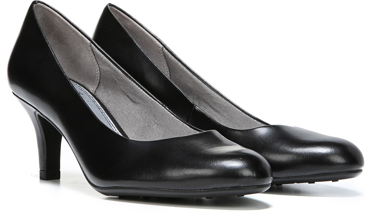 wide pumps