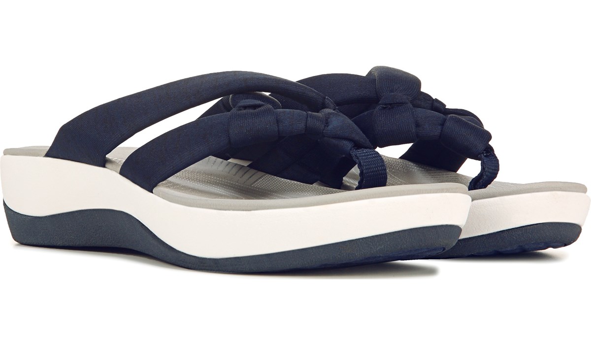 clarks cloudsteppers flip flops