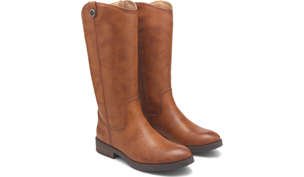 famous footwear nike sandals