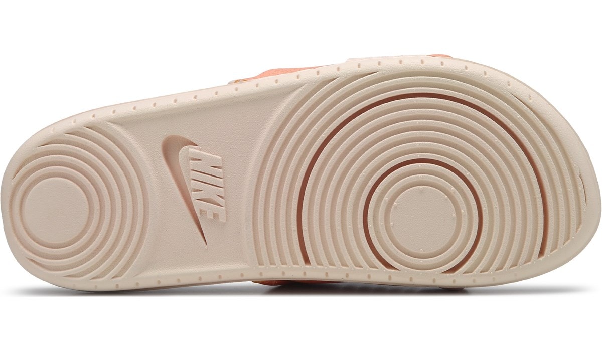 ◆正規品◆NIKE OFFCOURT ADJUST SLIDE GUAVA ICE(W)◆関税込◆ Nike Women's Offcourt Adjust Slide Sandal | Famous Footwear