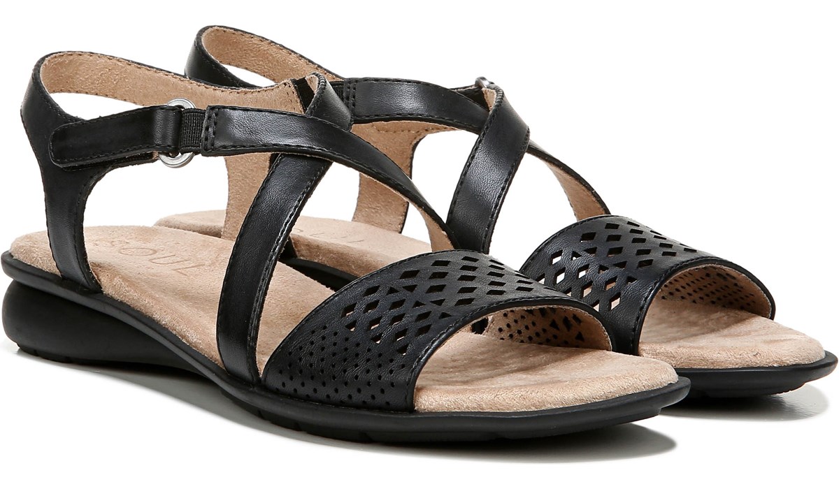 naturalizer wide sandals