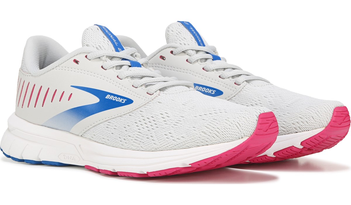 volleyball shoes famous footwear