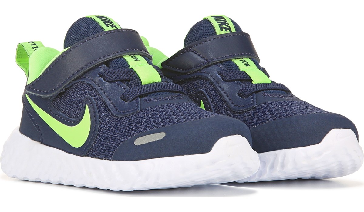 toddler boy nike shoes famous footwear