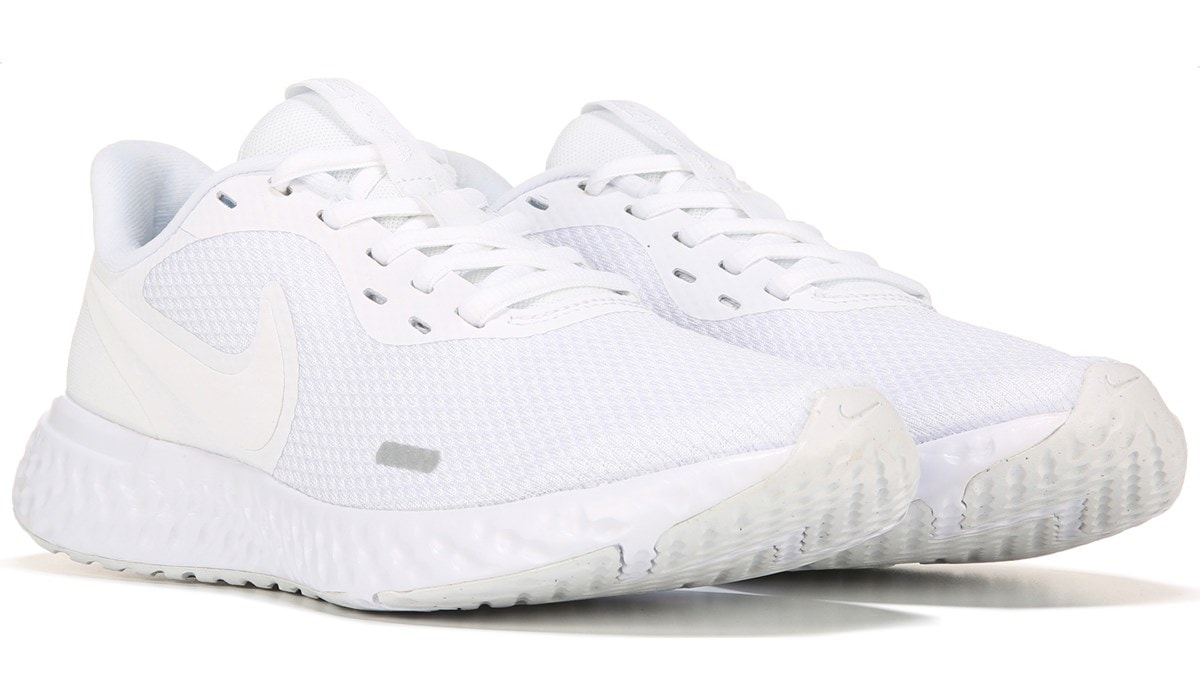 white nike shoes running womens