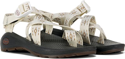 which stores sell chacos