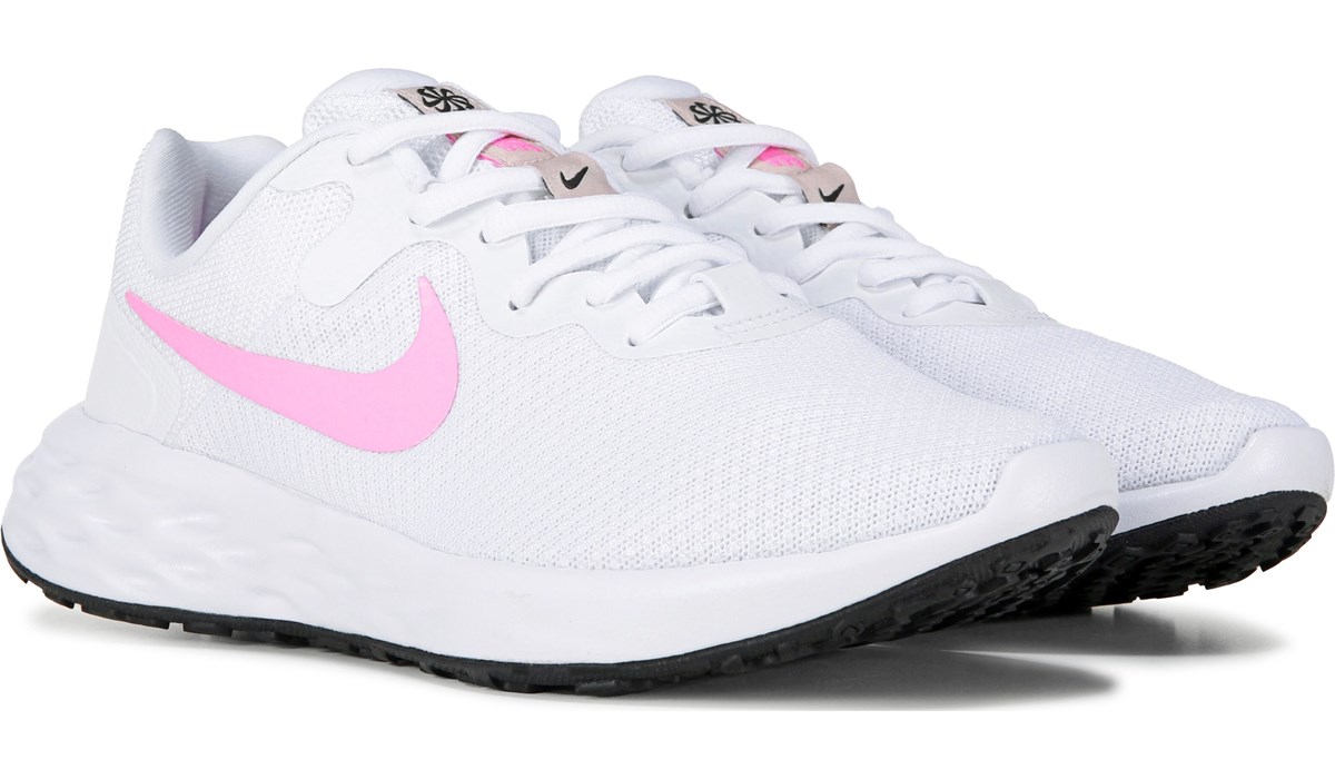 metgezel Betekenisvol piano Nike Women's Revolution 6 Medium/Wide Running Shoe | Famous Footwear