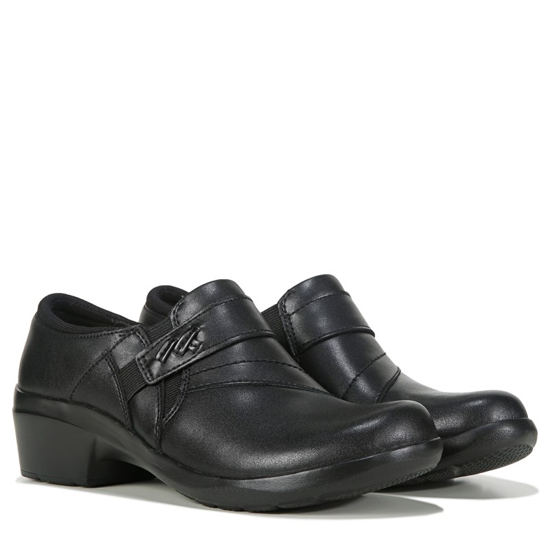 Famous footwear hotsell clarks