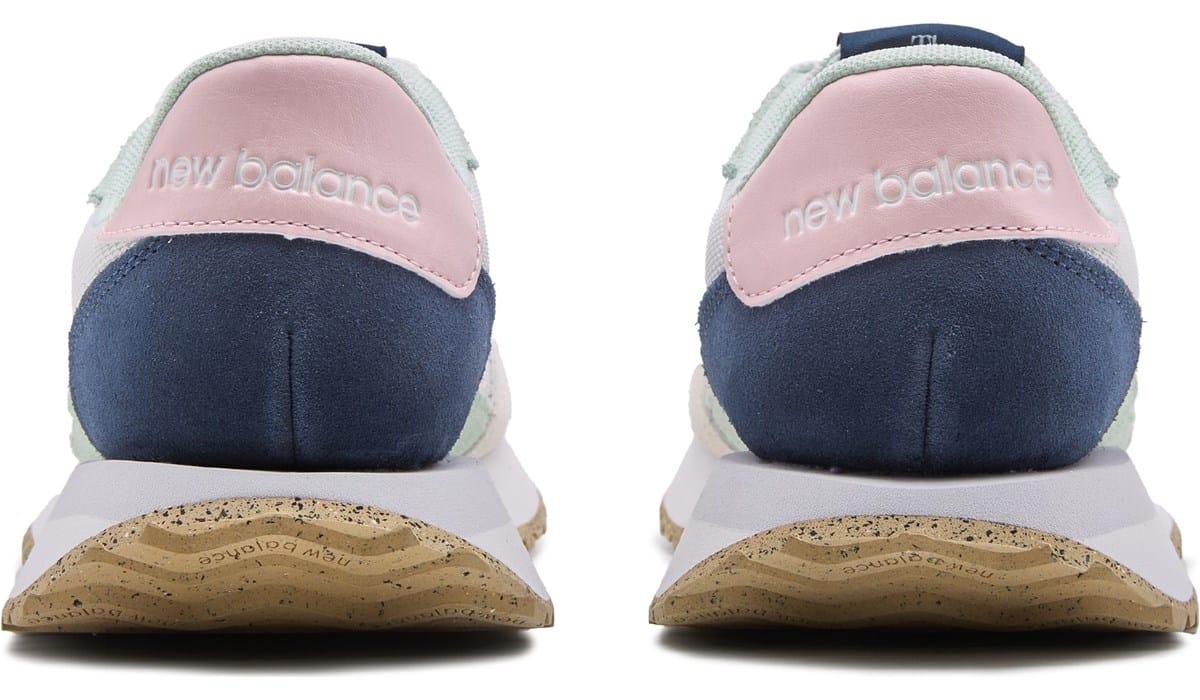 New Balance Women display picture 1
