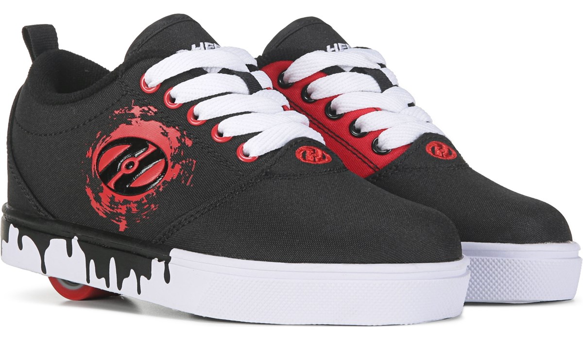 Does Famous Footwear Sell Heelys?