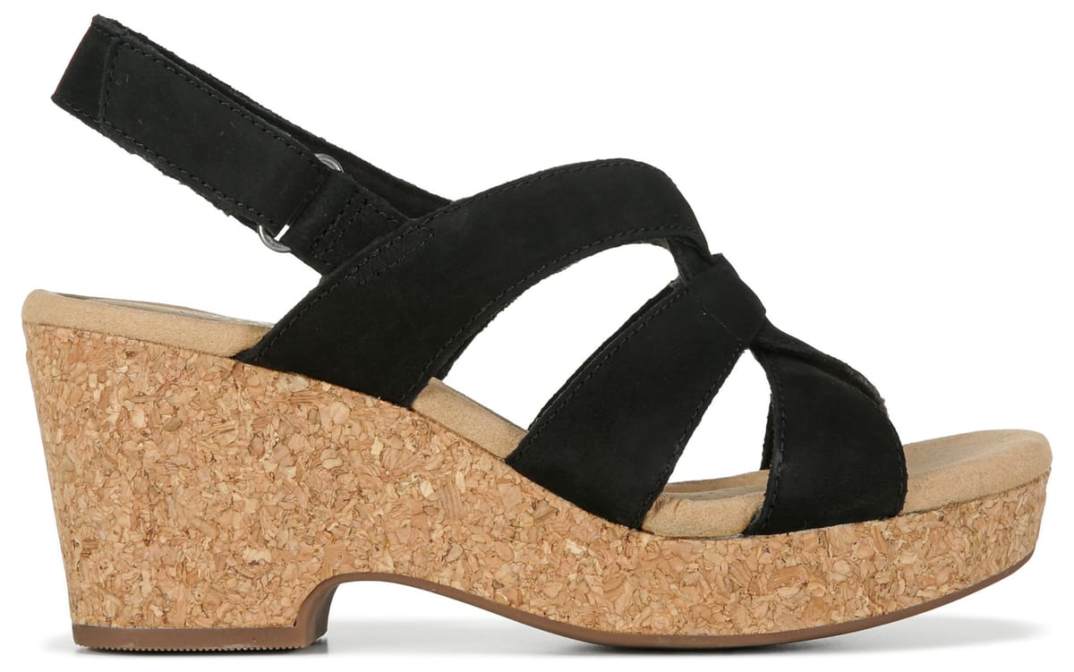 Clarks Women's Giselle Beach Wedge Sandal | Famous Footwear