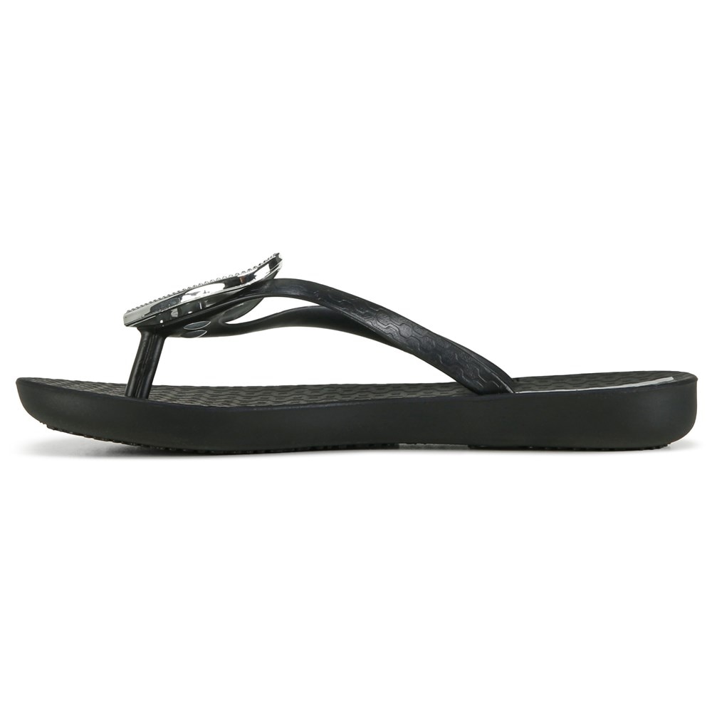 Kids flip flops near me sales