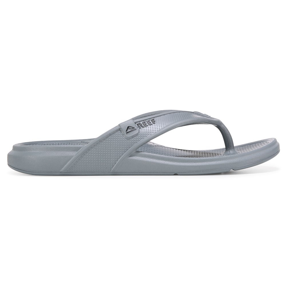 Famous footwear hotsell mens flip flops