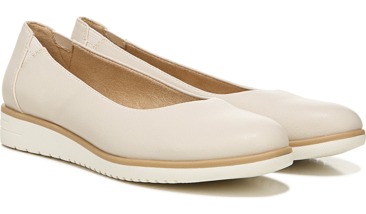 Natural soul shop ballet flats