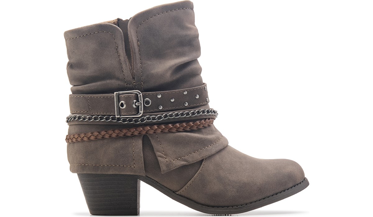 Famous footwear jellypop outlet