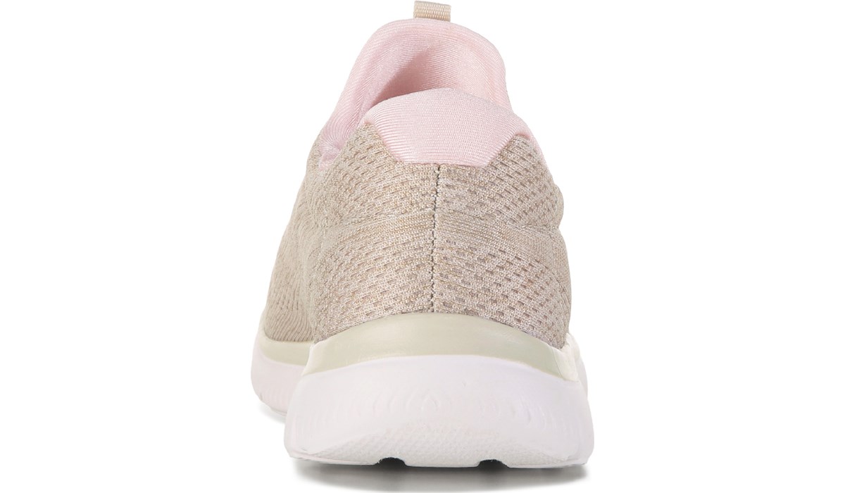 Skechers Women's Summit Sneaker | Famous Footwear