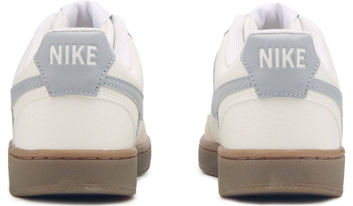 スニーカー Nike Coat Vision Low M White Photon Dust Gum Light Brown Whi Amazon.com | Nike Men's Court Vision LO Sneaker, White/White