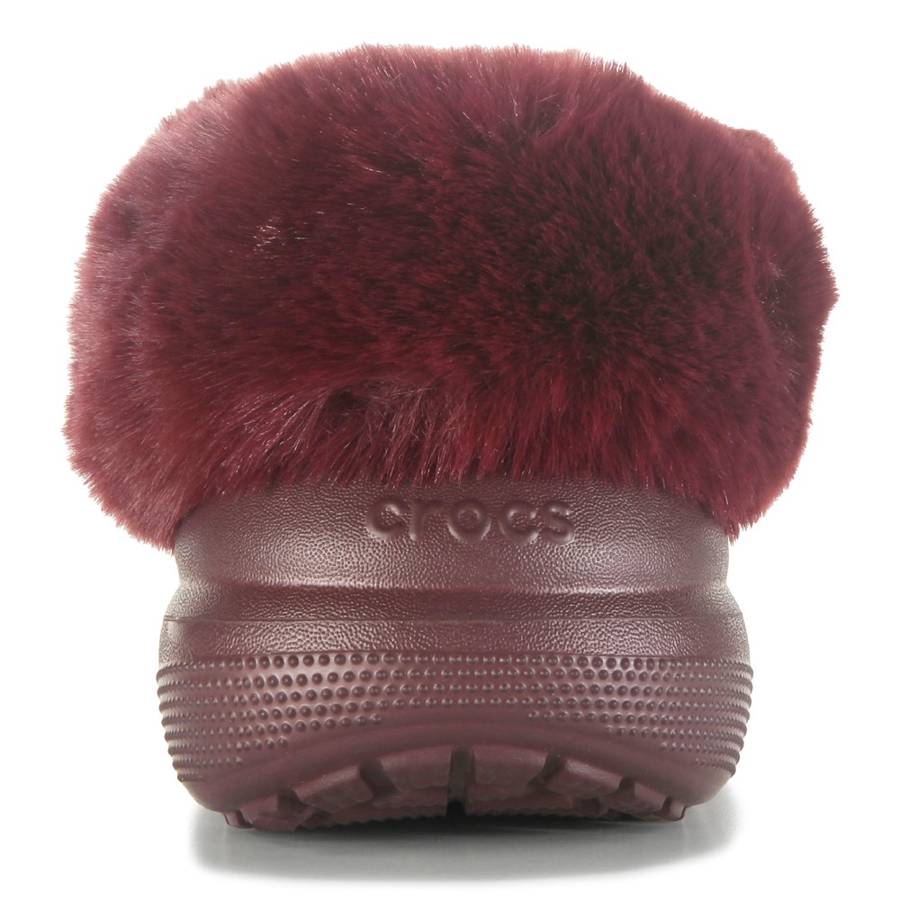 Burgundy crocs sales with fur