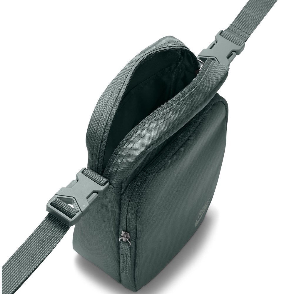 Nike Heritage Crossbody Bag | Famous Footwear