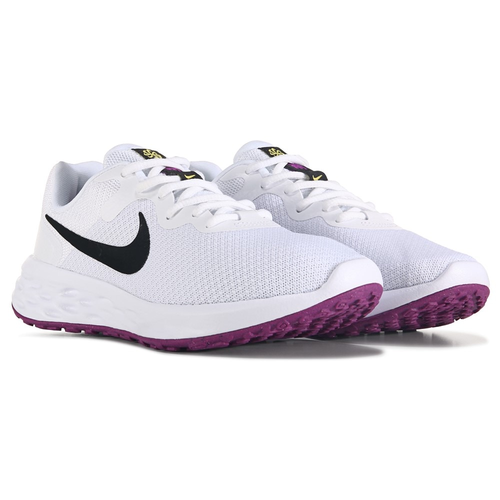 Nike women's sales revolution running shoe