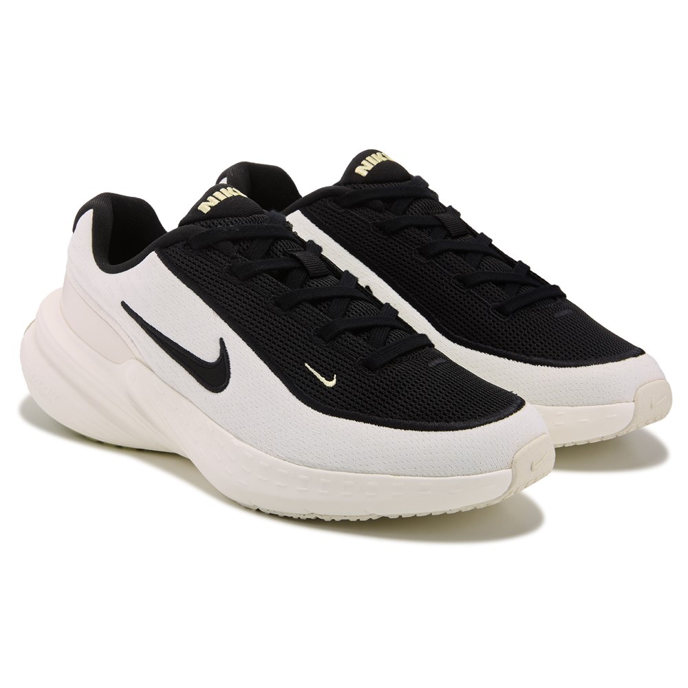 国内配送 NIKE UPLIFT SC BLACK/WHITE Nike Uplift SC Older Kids' Shoes. Nike ID