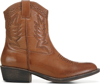 Famous footwear cowgirl boots hot sale