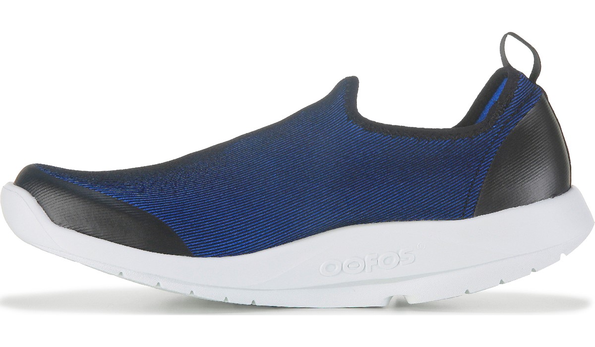 Famous online footwear oofos