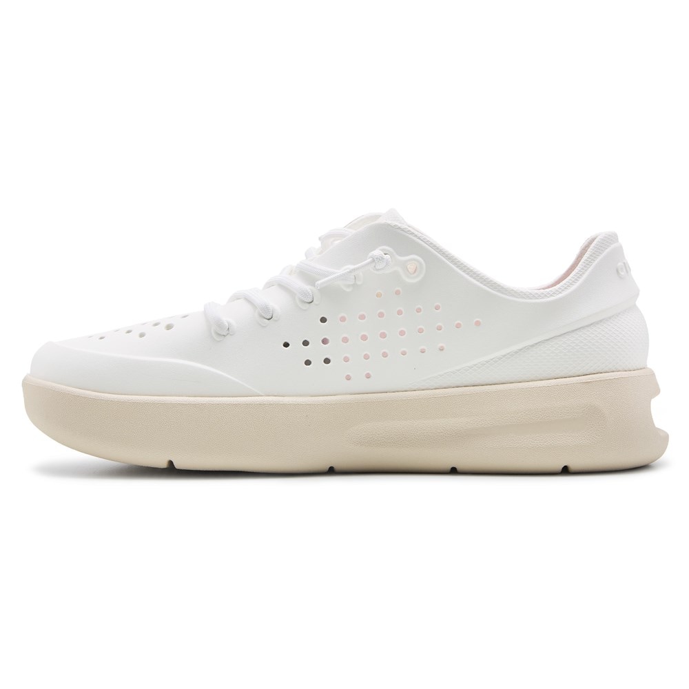 Women's In Motion Pacer Sneaker