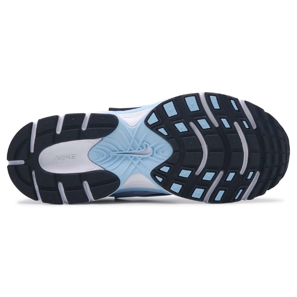 Nike Women's V5 RNR Sneaker | Famous Footwear