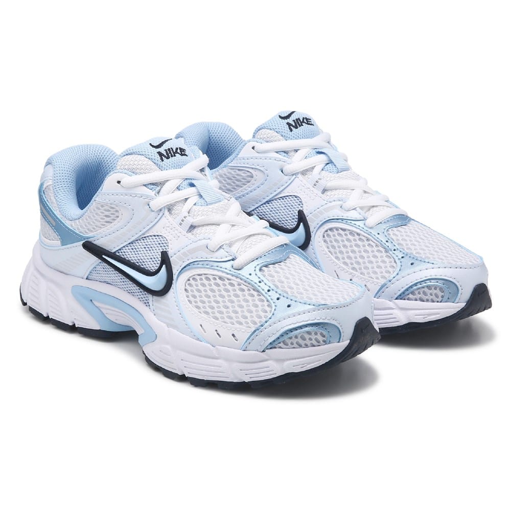 rinaです（青色） Nike Women's V5 RNR Sneaker | Famous Footwear