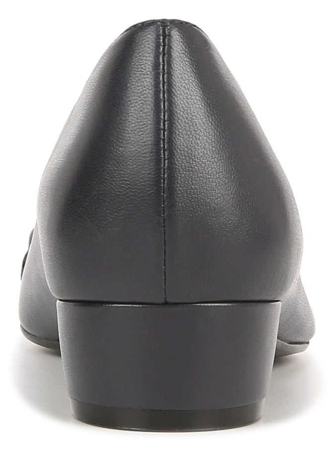 Naturalizer Women's Becca Pointed Toe Flat | Famous Footwear