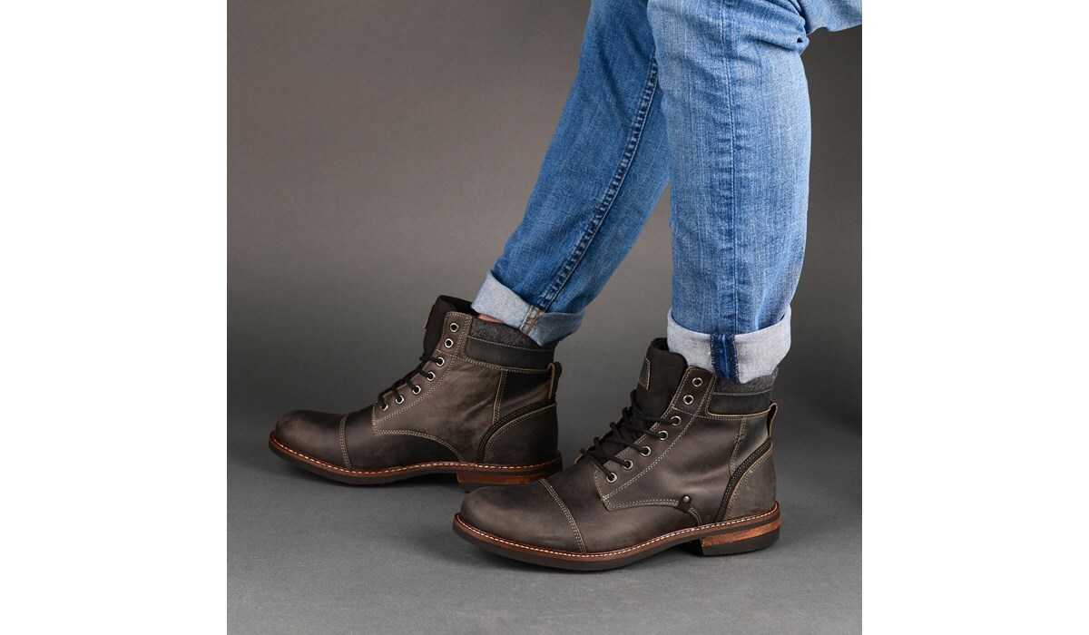 Territory Men's Yukon Cap Toe Hiker Boot Famous Footwear