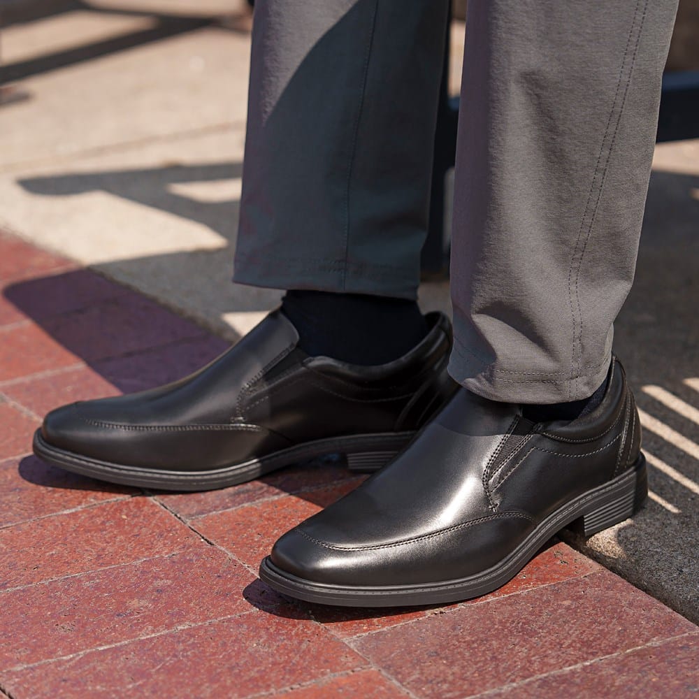 Nunn Bush Men's Jarvis Moc Toe Slip On | Famous Footwear