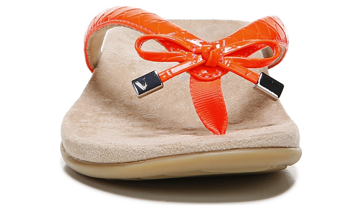 narrow vionic sandals