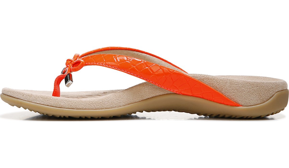 narrow vionic sandals