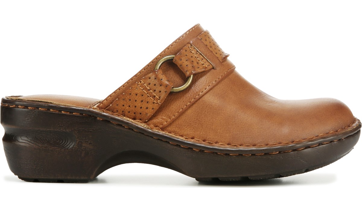 famous footwear eastland