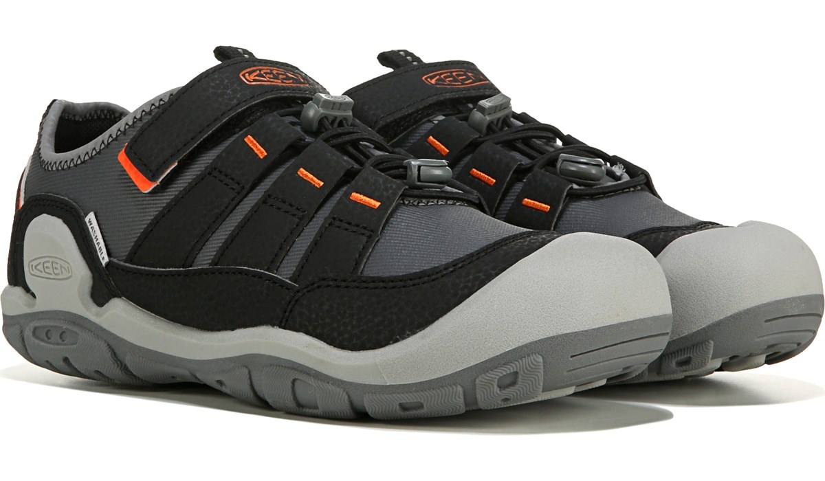famous footwear keen