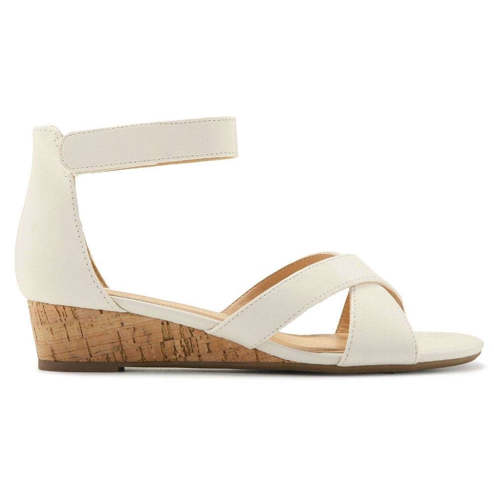 XOXO Women s Alisha Wedge Sandal Famous Footwear