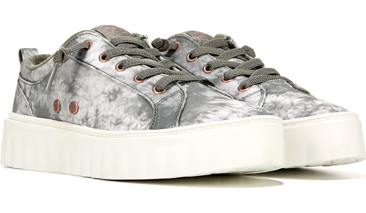 Famous footwear superga deals
