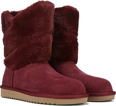 famous footwear have uggs