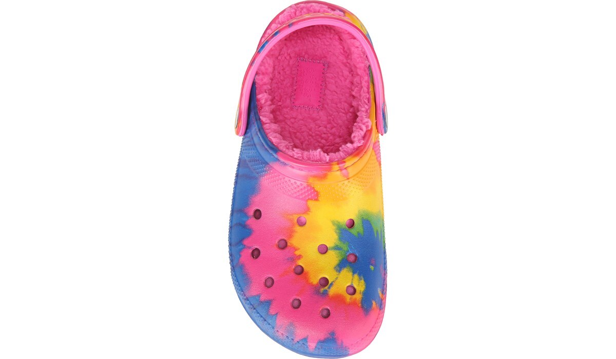 tie dye crocs with pink fur