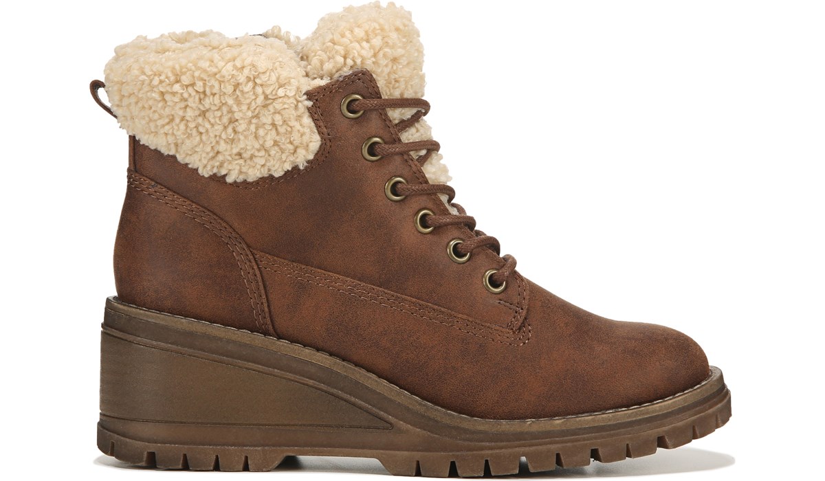 fergie tan boots